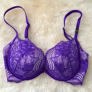 Victoria’s Secret Electric Purple Lace Plunge Bra Size 32C. Excellent Condition